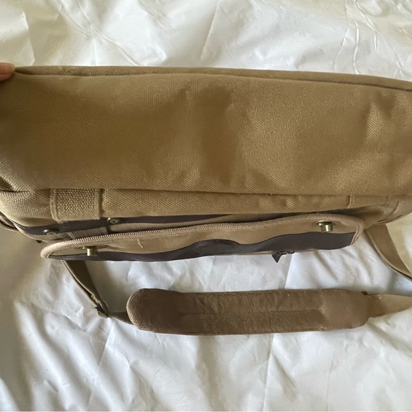 XL Nat Geographic Tan/Khaki Tactical ovnt Briefcase Laptop Computer Messenger. - Picture 10 of 14